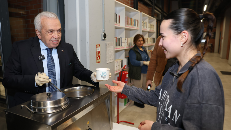 Başkan Özdemir’den finaller öncesi öğrencilere moral ziyareti