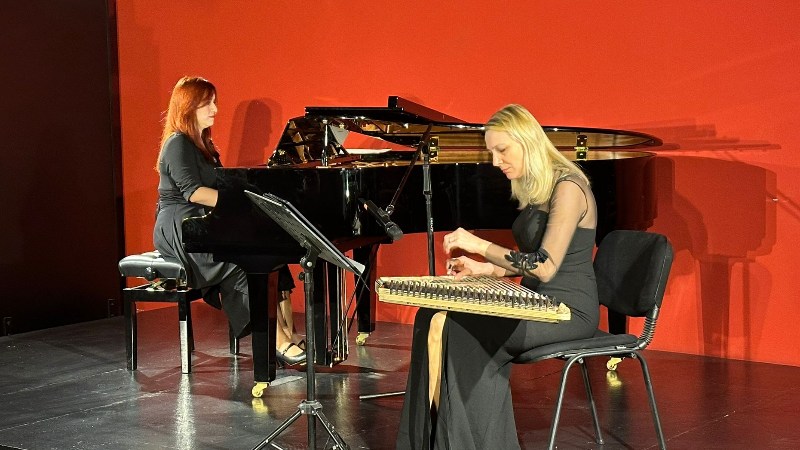 Esra Berkman ve Gökçe Eryılmaz’dan kültürlerarası müzik ziyafeti