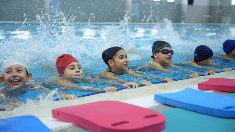 Geleceğin şampiyonları Yenişehir Kapalı Yüzme Havuzu’nda yetişecek