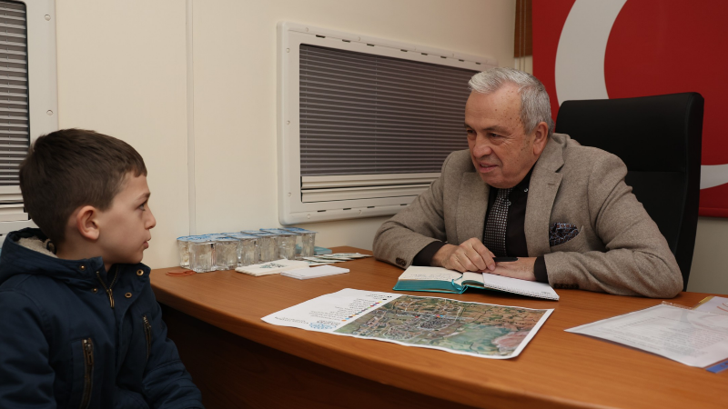 Çocuklar istedi, Başkan Özdemir not aldı: Kızılcıklı’ya kaykay parkı müjdesi