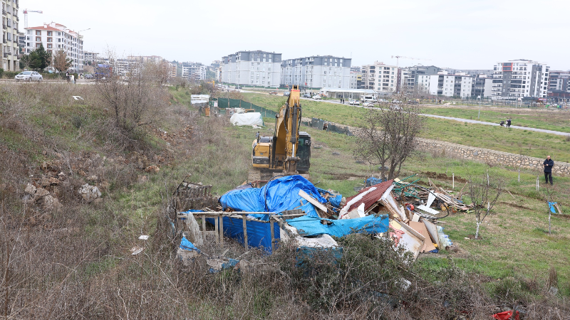 Nilüfer’de kaçak yapılar bir bir kaldırılıyor