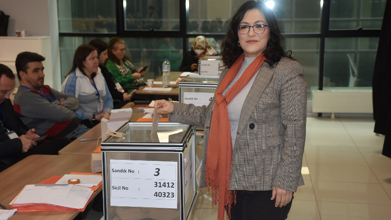 Mimarlar Odası Bursa Şubesi’nde Şirin Rodoplu Şimşek yeniden başkan