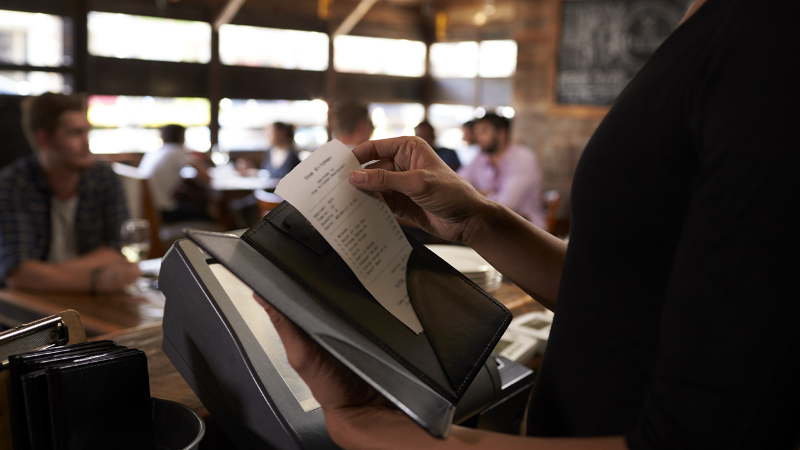 Restoran ve kafelerde kuver ve servis ücretine yasak geliyor