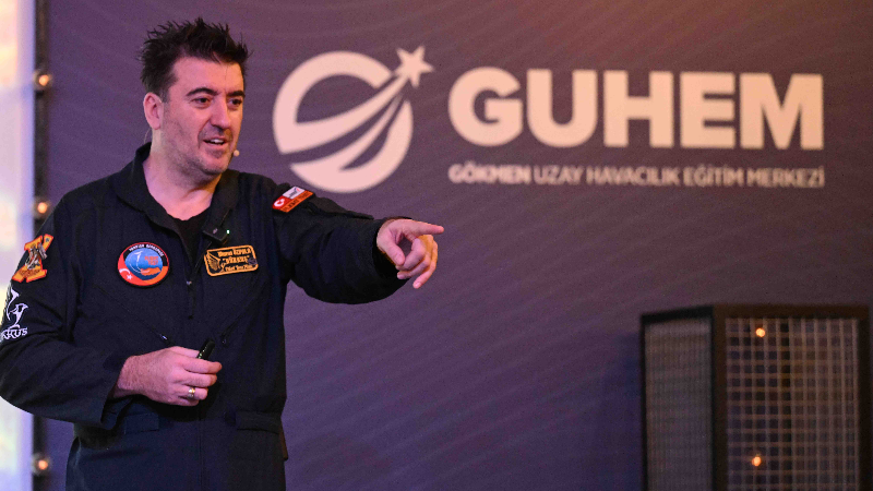 HÜRKUŞ’un baş test pilotu GUHEM’de gençlerle buluştu