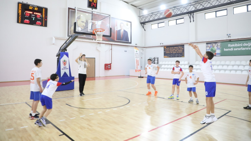 İnegöl’de spor festivali heyecanı basketbolla başladı