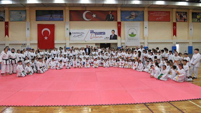 Osmangazi’nin karatecileri kemer atladı