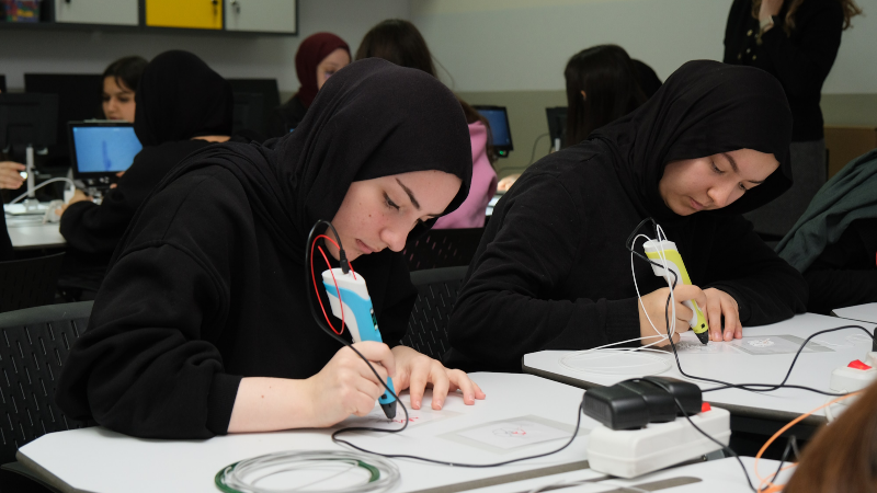 Bursa’da kız öğrenciler için bilim seferberliği