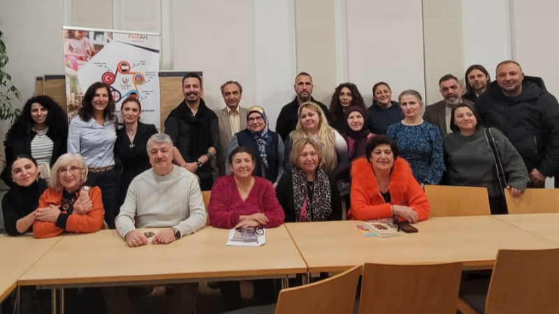 Münih’te “Otizme Farklı Bakış” Semineri