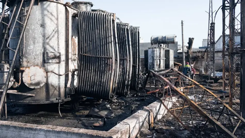Ukrayna’da dondurucu soğukta enerji krizi: 100 bin aile elektriksiz kaldı