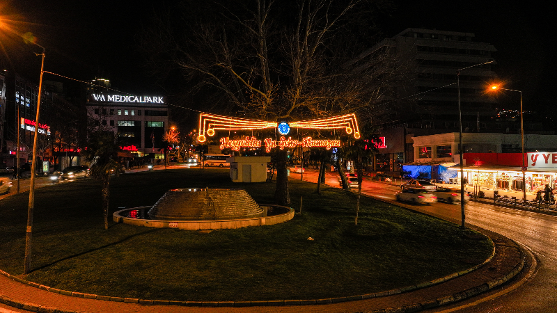 Bursa’da Ramazan ışıkları kenti sardı