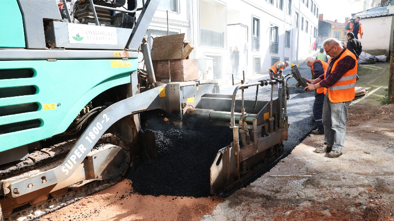 Osmangazi’de yıpranan yollar tek tek yenileniyor