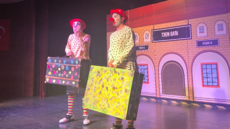 İnegöl’de minikler için perde açıldı