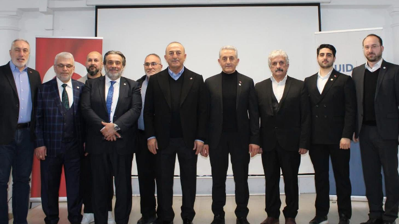 Mevlüt Çavuşoğlu'nun Münih'te UID Bayern buluşması