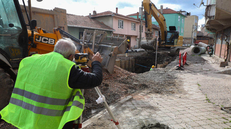 BUSKİ Mustafakemalpaşa’da sahada