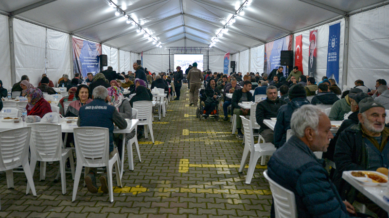 Büyükşehir’den Bursa’ya dört noktada iftar