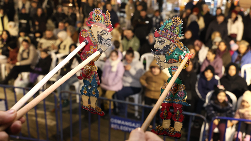 Osmangazi’de Hacivat ile Karagöz’e yoğun ilgi