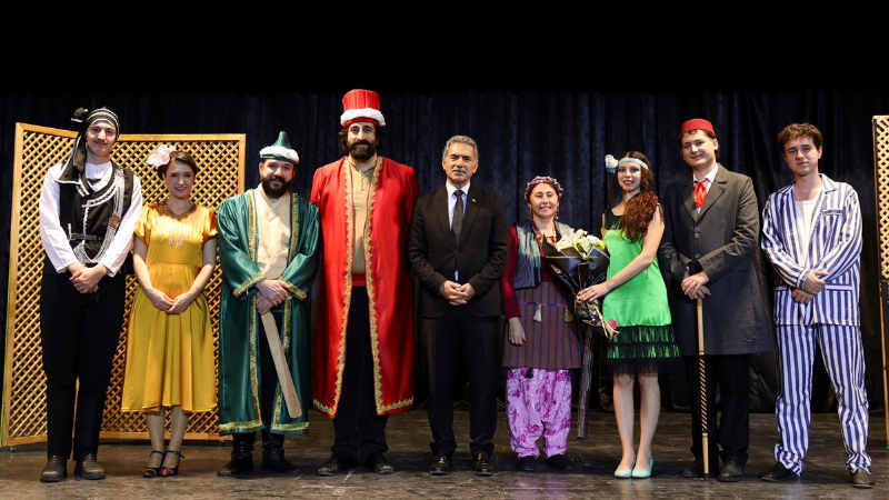 Gemlik’te Ramazan’a orta oyunu renk kattı