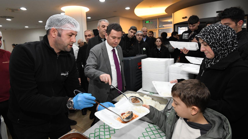 Demirtaş’ta binler aynı sofrada buluştu