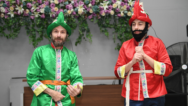 Ovaakça’da Ramazan neşesi: Karagöz ve sihirbazlık sahnedeydi