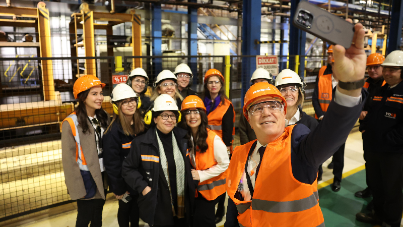 Bozbey’den Borçelik’te çalışan kadınlara 8 Mart ziyareti