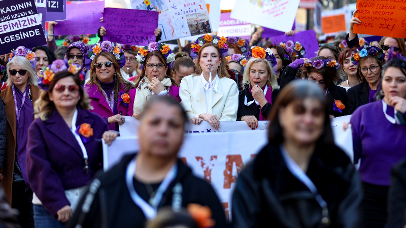 Bursa’da kadınlar eşitlik için yürüdü