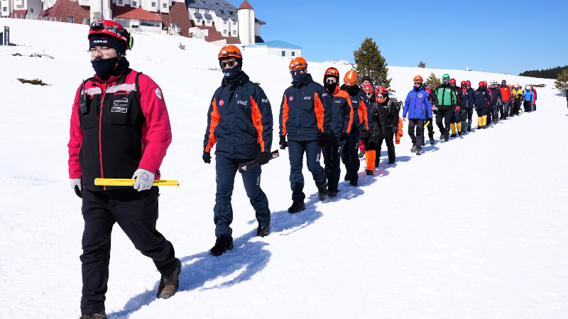 Osmangazi arama kurtarma ekibi Uludağ’daki çığ tatbikatında