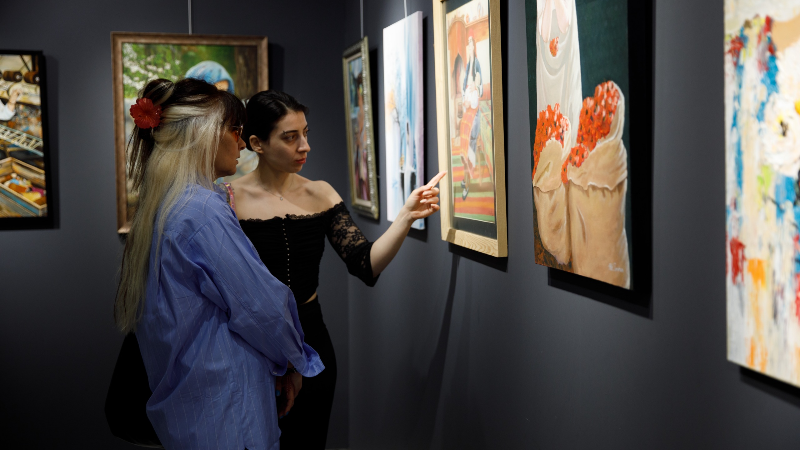 Bursa’da “Kadın ve Işık” sergisi sanatseverlerle buluştu