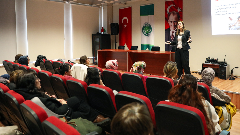 Çocukların sağlıklı gelişimi için ebeveynler bilinçlendirildi