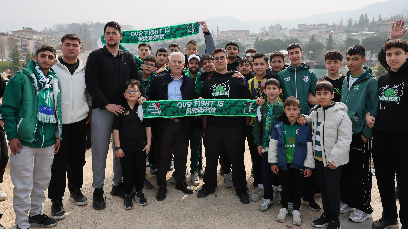 Bursaspor taraftarları dev ekranlarda buluştu