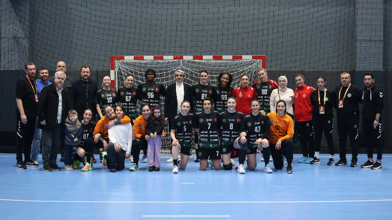 Bursa Büyükşehir Belediyespor liderliğini sürdürdü