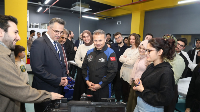 Alper Gezeravcı BTÜ’de öğrencilerle buluştu