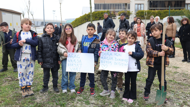 Nilüfer’de akçaağaç fidanları toprakla buluştu