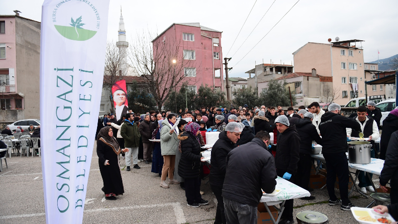 Osmangazi Belediyesi Ramazan bereketini Sırameşeler’e taşıdı