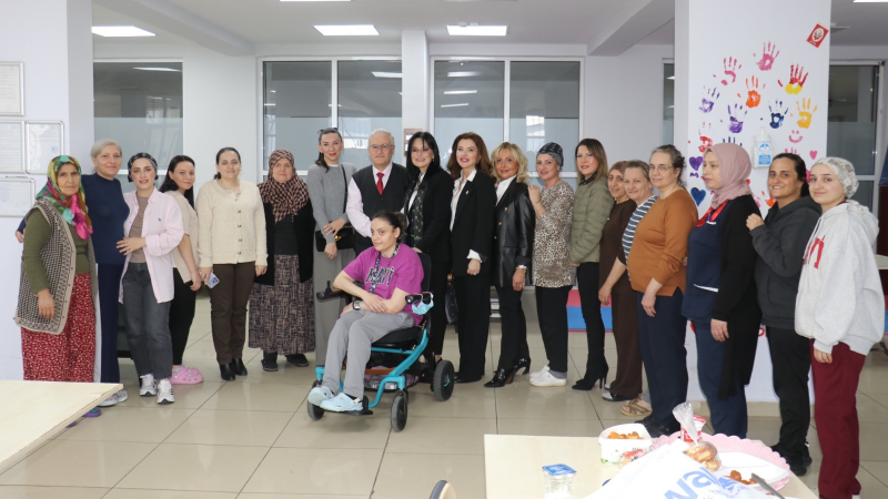 BUSADER yönetimi çocukların yüzünü güldürdü