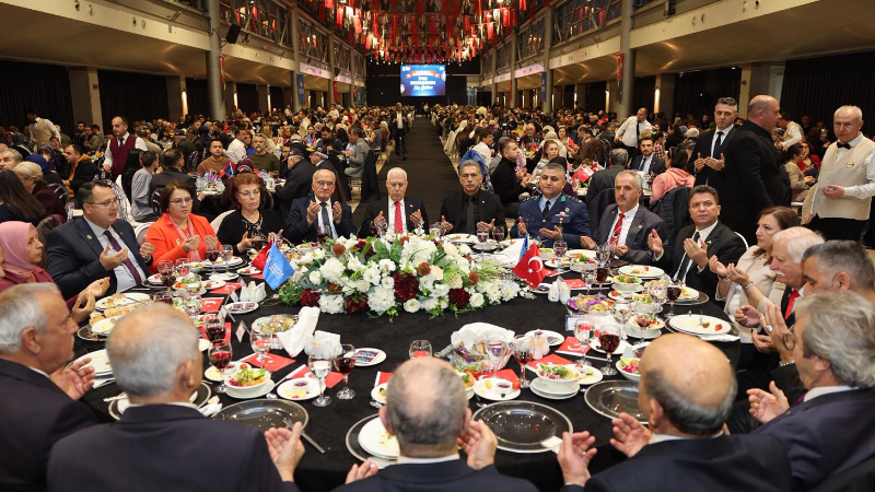 Bursa’da vefa sofrası: Şehit yakınları ve Gaziler Merinos’ta buluştu