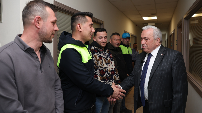 Başkan Şadi Özdemir’den belediye personeline bayram teşekkürü