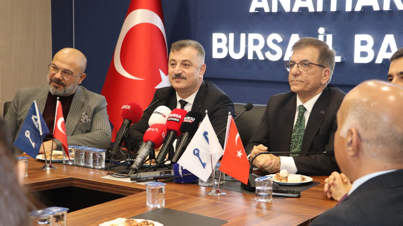 Anahtar Parti Bursa teşkilatı bayramlaşma programında bir araya geldi