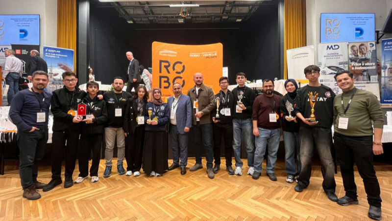 Bursa’nın köklü okulundan dünya çapında robotik başarı