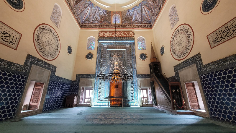 Bursa’nın Yeşil Mirası: Yeşil Camii ve Yeşil Türbe ziyaretçilerini büyülüyor