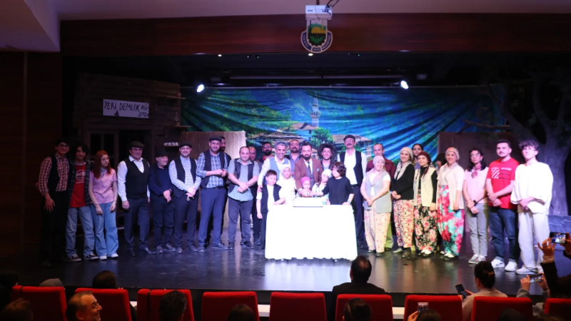 İnegöl’de Dünya Tiyatro Günü coşkusu